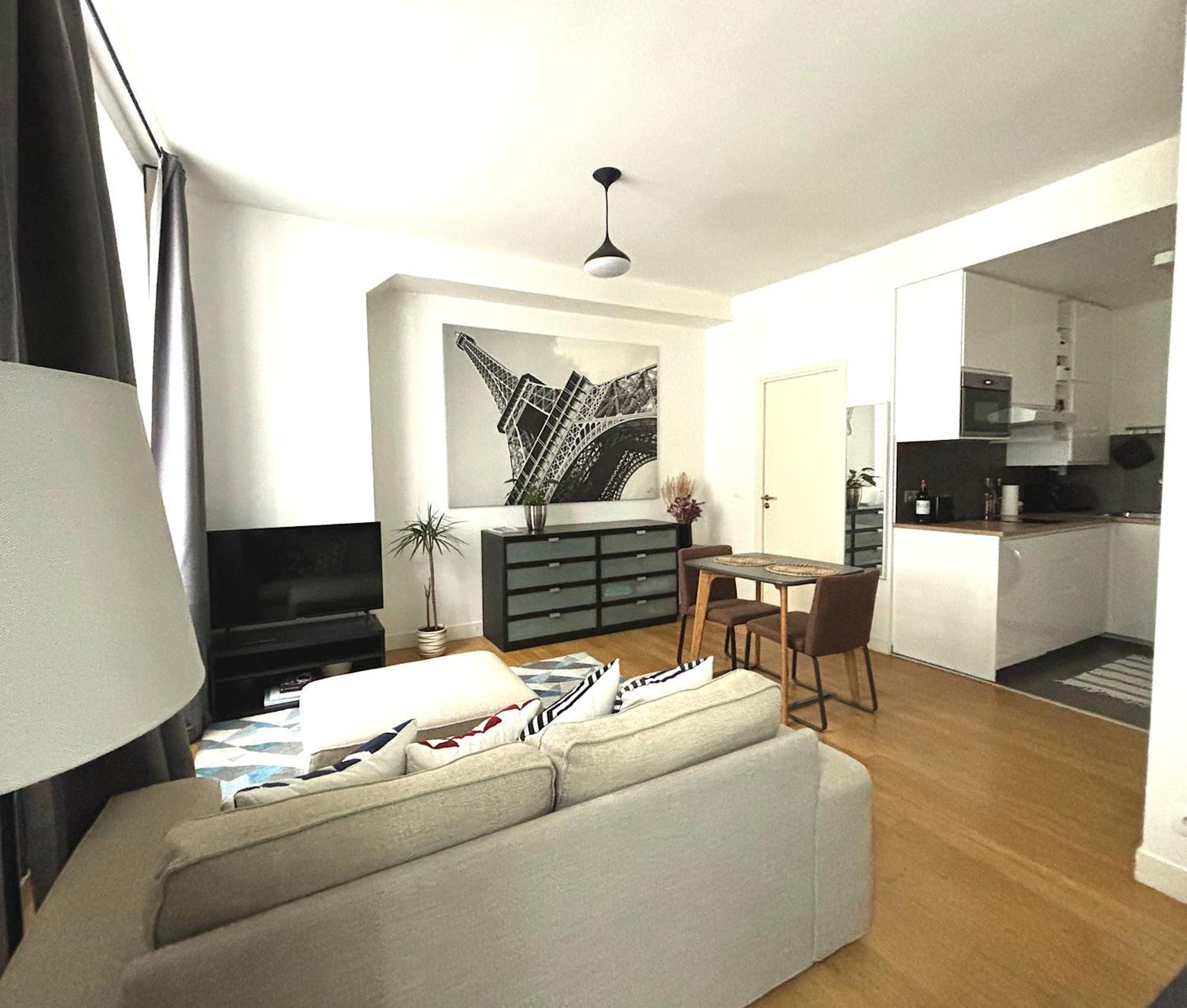 Marais Modern & Spacious * Parijs